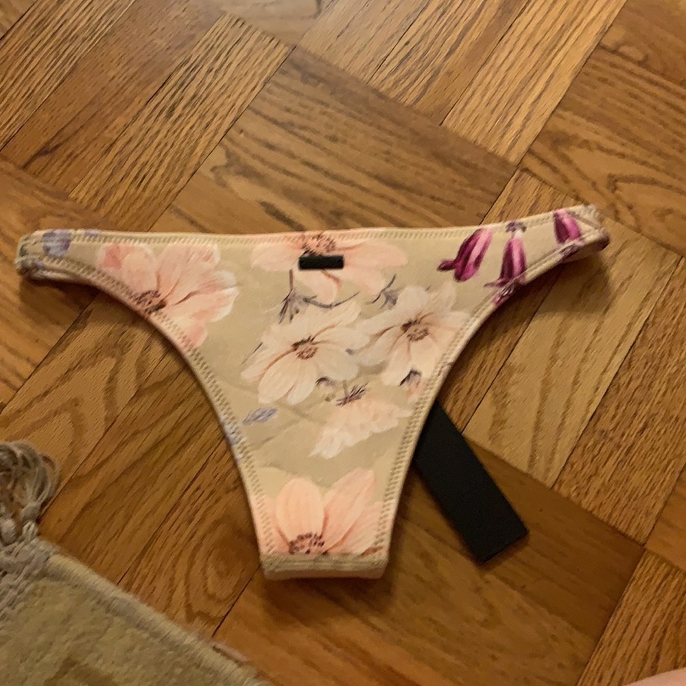 Triangl Swim Coco Affair Bottoms Size Small NWT - Picture 6 of 7